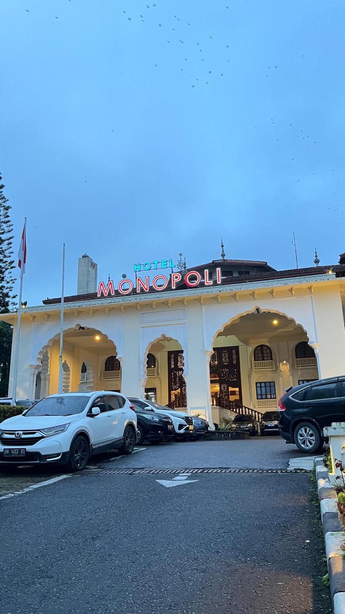 Monopoli Hotel Bukittinggi Bagian luar foto